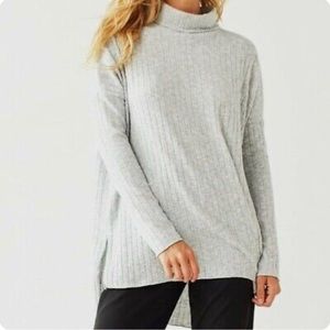 Urban Outfitters Out From Under Women’s Gray IONA Ribbed Turtleneck Size Small